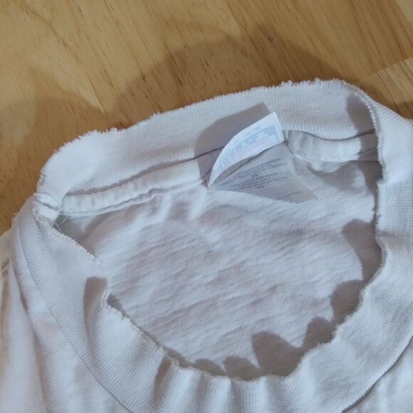 Vintage Dubai Spell Out Graphic T-Shirt - Picture 5 of 8